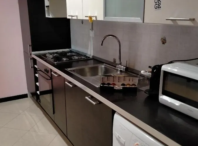 Airport Alexander * جنوة